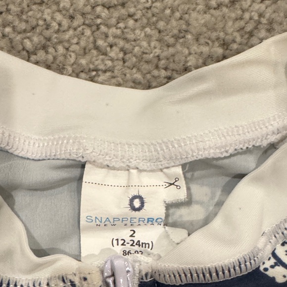 Snapper Rock Short-Sleeve Rash Guard Suit - Picture 2 of 6